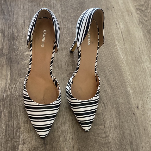 Express black and white zebra print heels size 8.5 - Picture 3 of 7